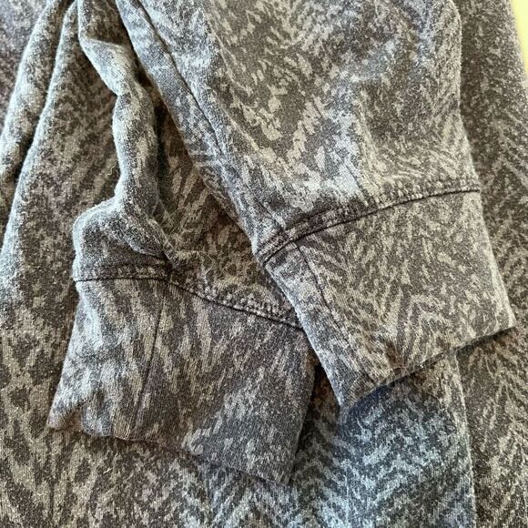 Athleta crew neck navy blue brindle pattern long sleeve sweater size small runs - Picture 10 of 12